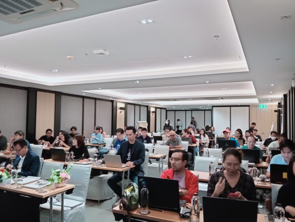 คณะสถาปัตยกรรมศาสตร์ มทร.ธัญบุรี จัดโครงการพัฒนาศักยภาพบุคลากรด้านนวัตกรรมเพื่อการเรียนรู้และการปฏิบัติงาน เชิญนางสาวเบญสิร์ยา ปานปุญญเดช และนางสาววิริยา สมบูรณ์ผล สังกัดสำนักวิทยบริการและเทคโนโลยีสารสนเทศ มทร.ธัญบุรี ได้รับเชิญให้รวมบรรยาย “โครงการพัฒนาศักยภาพด้านนวัตกรรมในการปฏิบัติงานและเทคโนโลยีการศึกษาสำหรับการเรียนรู้ ของบุคลากรคณะสถาปัตยกรรมศาสตร์” เรื่อง "การประยุกต์ใช้เทคโนโลยีปัญญาประดิษฐ์เพื่อเพิ่มประสิทธิภาพในการทำงาน"