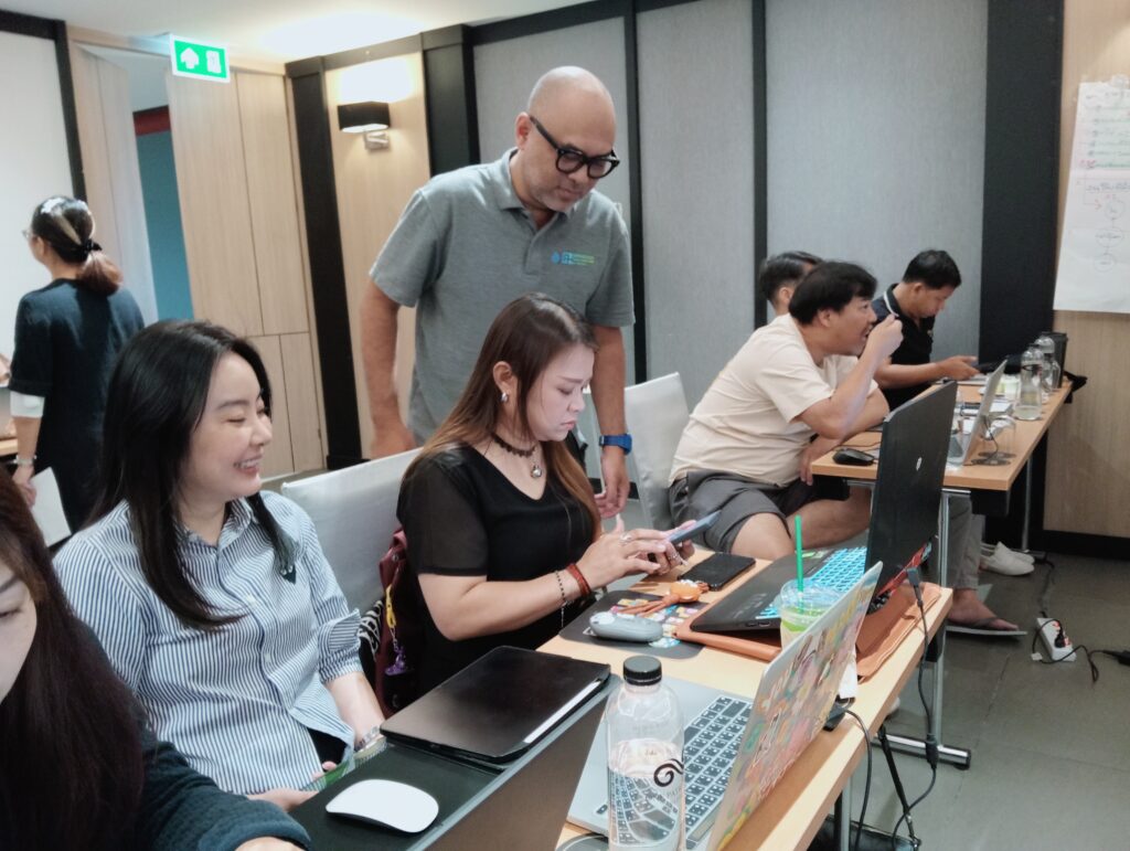 คณะสถาปัตยกรรมศาสตร์ มทร.ธัญบุรี จัดโครงการพัฒนาศักยภาพบุคลากรด้านนวัตกรรมเพื่อการเรียนรู้และการปฏิบัติงาน เชิญนางสาวเบญสิร์ยา ปานปุญญเดช และนางสาววิริยา สมบูรณ์ผล สังกัดสำนักวิทยบริการและเทคโนโลยีสารสนเทศ มทร.ธัญบุรี ได้รับเชิญให้รวมบรรยาย “โครงการพัฒนาศักยภาพด้านนวัตกรรมในการปฏิบัติงานและเทคโนโลยีการศึกษาสำหรับการเรียนรู้ ของบุคลากรคณะสถาปัตยกรรมศาสตร์” เรื่อง "การประยุกต์ใช้เทคโนโลยีปัญญาประดิษฐ์เพื่อเพิ่มประสิทธิภาพในการทำงาน"