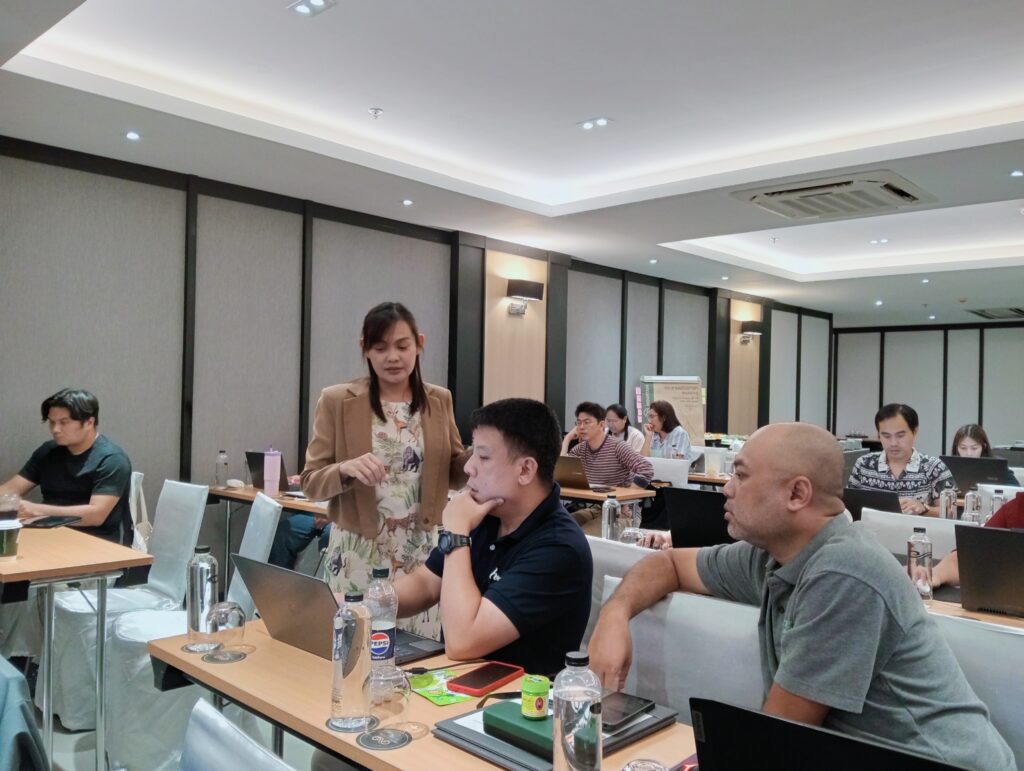 คณะสถาปัตยกรรมศาสตร์ มทร.ธัญบุรี จัดโครงการพัฒนาศักยภาพบุคลากรด้านนวัตกรรมเพื่อการเรียนรู้และการปฏิบัติงาน เชิญนางสาวเบญสิร์ยา ปานปุญญเดช และนางสาววิริยา สมบูรณ์ผล สังกัดสำนักวิทยบริการและเทคโนโลยีสารสนเทศ มทร.ธัญบุรี ได้รับเชิญให้รวมบรรยาย “โครงการพัฒนาศักยภาพด้านนวัตกรรมในการปฏิบัติงานและเทคโนโลยีการศึกษาสำหรับการเรียนรู้ ของบุคลากรคณะสถาปัตยกรรมศาสตร์” เรื่อง "การประยุกต์ใช้เทคโนโลยีปัญญาประดิษฐ์เพื่อเพิ่มประสิทธิภาพในการทำงาน"