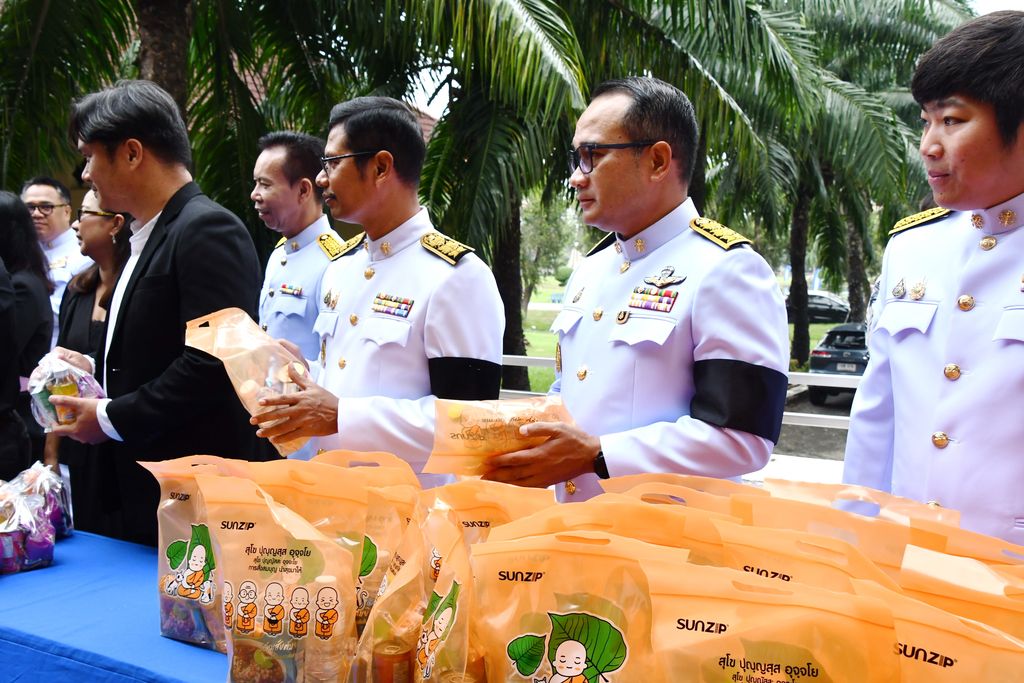 มทร.ธัญบุรี จัดพิธีบำเพ็ญกุศลครบ 15 วัน ถวายพระราชกุศลแด่สมเด็จพระนางเจ้าสิริกิติ์ พระบรมราชชนนีพันปีหลวง ด้วยสำนึกในพระมหากรุณาธิคุณ