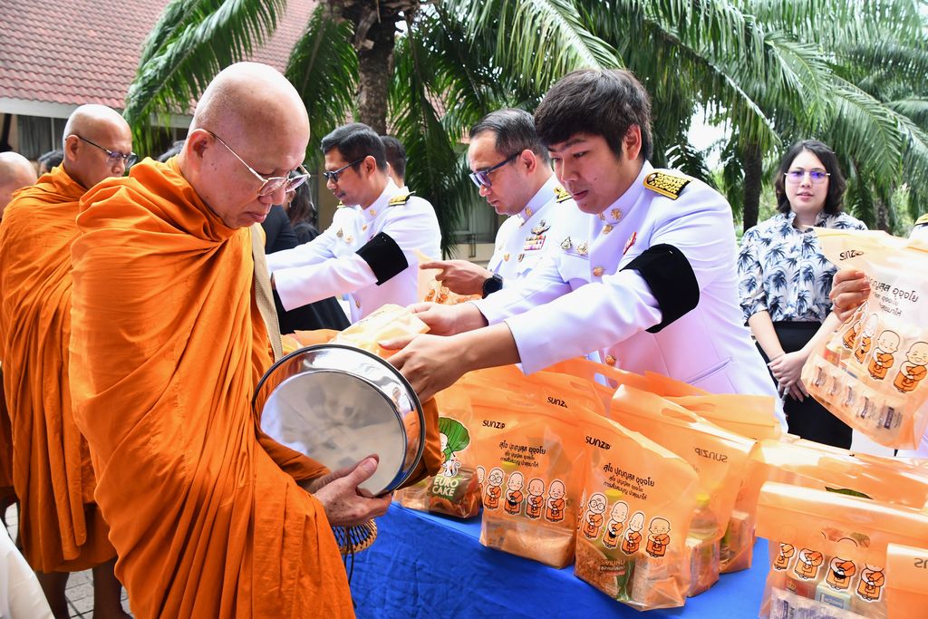 มทร.ธัญบุรี จัดพิธีบำเพ็ญกุศลครบ 15 วัน ถวายพระราชกุศลแด่สมเด็จพระนางเจ้าสิริกิติ์ พระบรมราชชนนีพันปีหลวง ด้วยสำนึกในพระมหากรุณาธิคุณ
