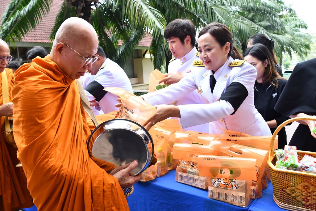 มทร.ธัญบุรี จัดพิธีบำเพ็ญกุศลครบ 15 วัน ถวายพระราชกุศลแด่สมเด็จพระนางเจ้าสิริกิติ์ พระบรมราชชนนีพันปีหลวง ด้วยสำนึกในพระมหากรุณาธิคุณ
