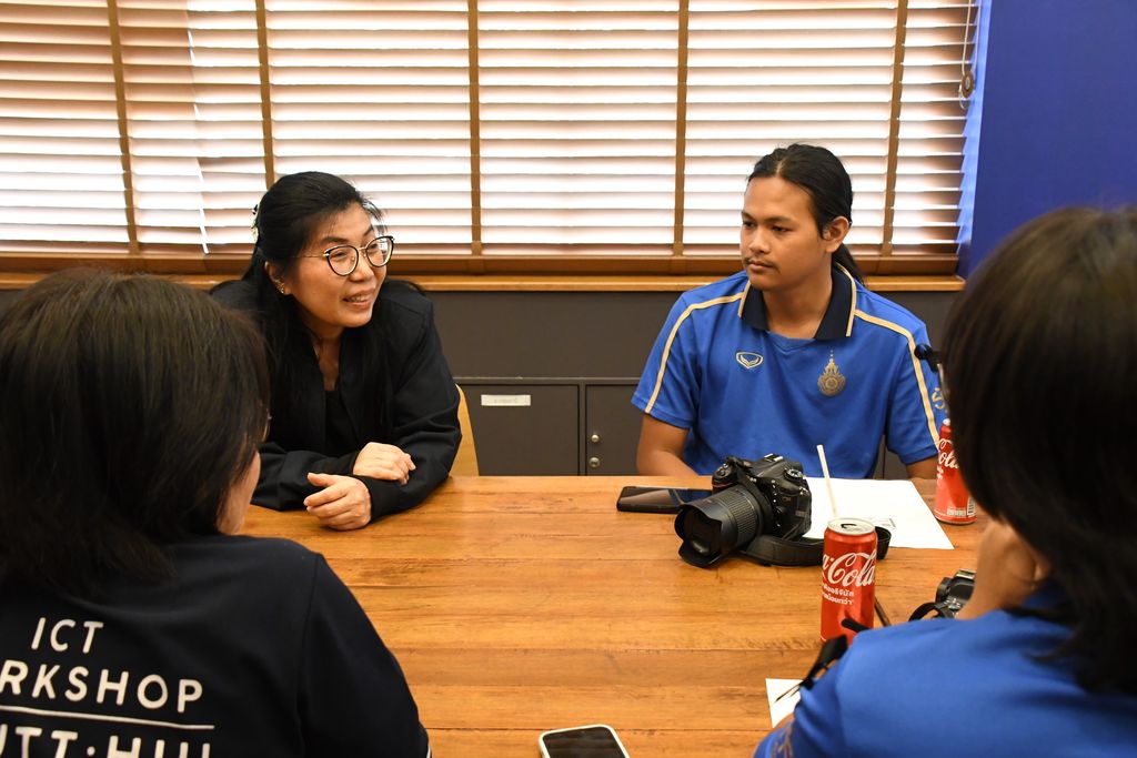สวส. มทร.ธัญบุรี ชื่นชมทีมงานถ่ายภาพนักศึกษาร่วมบันทึกภาพ การแข่งขันกีฬามหาวิทยาลัยแห่งประเทศไทย “ธัญบุรีเกมส์” อย่างมืออาชีพ
