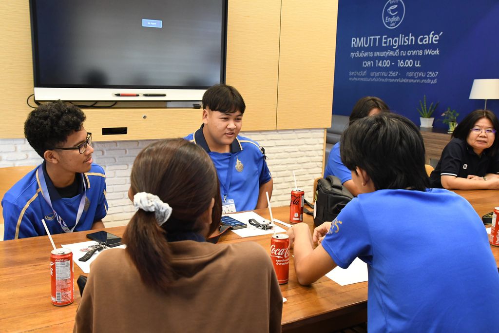 สวส. มทร.ธัญบุรี ชื่นชมทีมงานถ่ายภาพนักศึกษาร่วมบันทึกภาพ การแข่งขันกีฬามหาวิทยาลัยแห่งประเทศไทย “ธัญบุรีเกมส์” อย่างมืออาชีพ