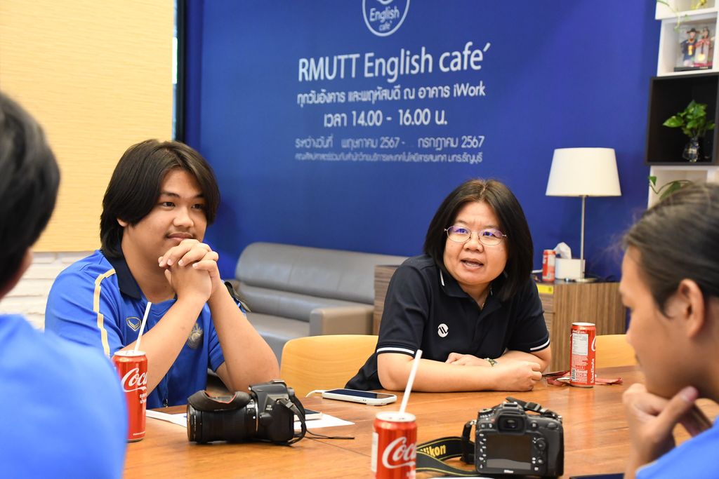 สวส. มทร.ธัญบุรี ชื่นชมทีมงานถ่ายภาพนักศึกษาร่วมบันทึกภาพ การแข่งขันกีฬามหาวิทยาลัยแห่งประเทศไทย “ธัญบุรีเกมส์” อย่างมืออาชีพ