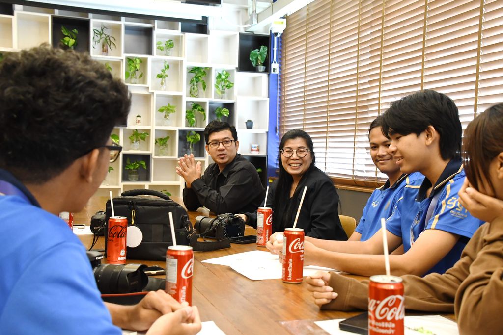 สวส. มทร.ธัญบุรี ชื่นชมทีมงานถ่ายภาพนักศึกษาร่วมบันทึกภาพ การแข่งขันกีฬามหาวิทยาลัยแห่งประเทศไทย “ธัญบุรีเกมส์” อย่างมืออาชีพ