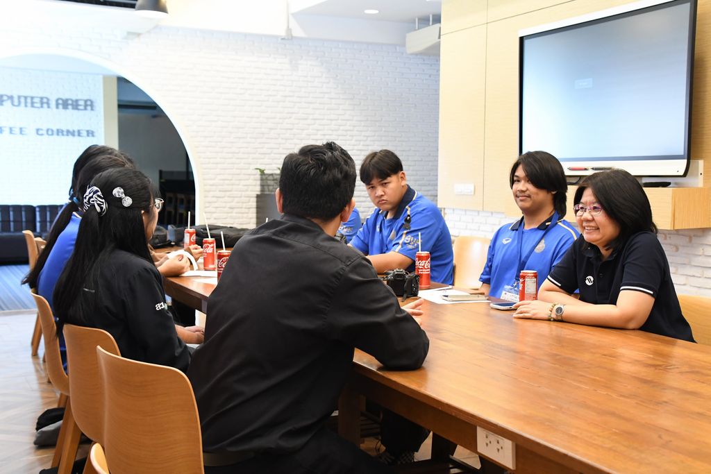 สวส. มทร.ธัญบุรี ชื่นชมทีมงานถ่ายภาพนักศึกษาร่วมบันทึกภาพ การแข่งขันกีฬามหาวิทยาลัยแห่งประเทศไทย “ธัญบุรีเกมส์” อย่างมืออาชีพ