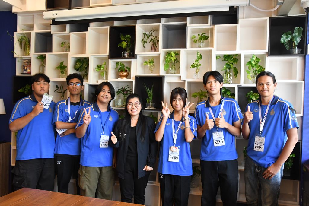 สวส. มทร.ธัญบุรี ชื่นชมทีมงานถ่ายภาพนักศึกษาร่วมบันทึกภาพ การแข่งขันกีฬามหาวิทยาลัยแห่งประเทศไทย “ธัญบุรีเกมส์” อย่างมืออาชีพ