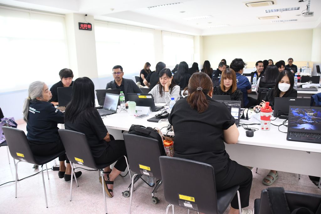 รศ.ดร.อำนวย เรืองวารี เปิด Workshop จัดทำแผนยุทธศาสตร์ สวส. มทร.ธัญบุรี ปี 68 เน้นการมีส่วนร่วมและขับเคลื่อนองค์กรสู่ความยั่งยืนตามเป้าหมาย SDG 4, 8 และ 16