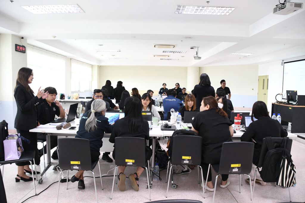 รศ.ดร.อำนวย เรืองวารี เปิด Workshop จัดทำแผนยุทธศาสตร์ สวส. มทร.ธัญบุรี ปี 68 เน้นการมีส่วนร่วมและขับเคลื่อนองค์กรสู่ความยั่งยืนตามเป้าหมาย SDG 4, 8 และ 16