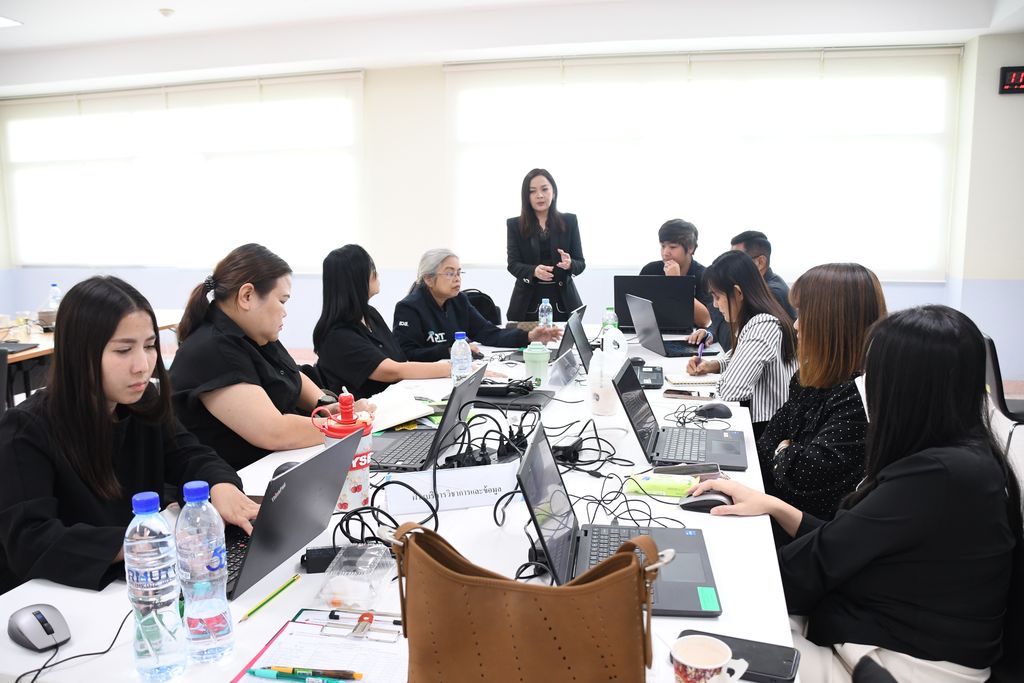 รศ.ดร.อำนวย เรืองวารี เปิด Workshop จัดทำแผนยุทธศาสตร์ สวส. มทร.ธัญบุรี ปี 68 เน้นการมีส่วนร่วมและขับเคลื่อนองค์กรสู่ความยั่งยืนตามเป้าหมาย SDG 4, 8 และ 16