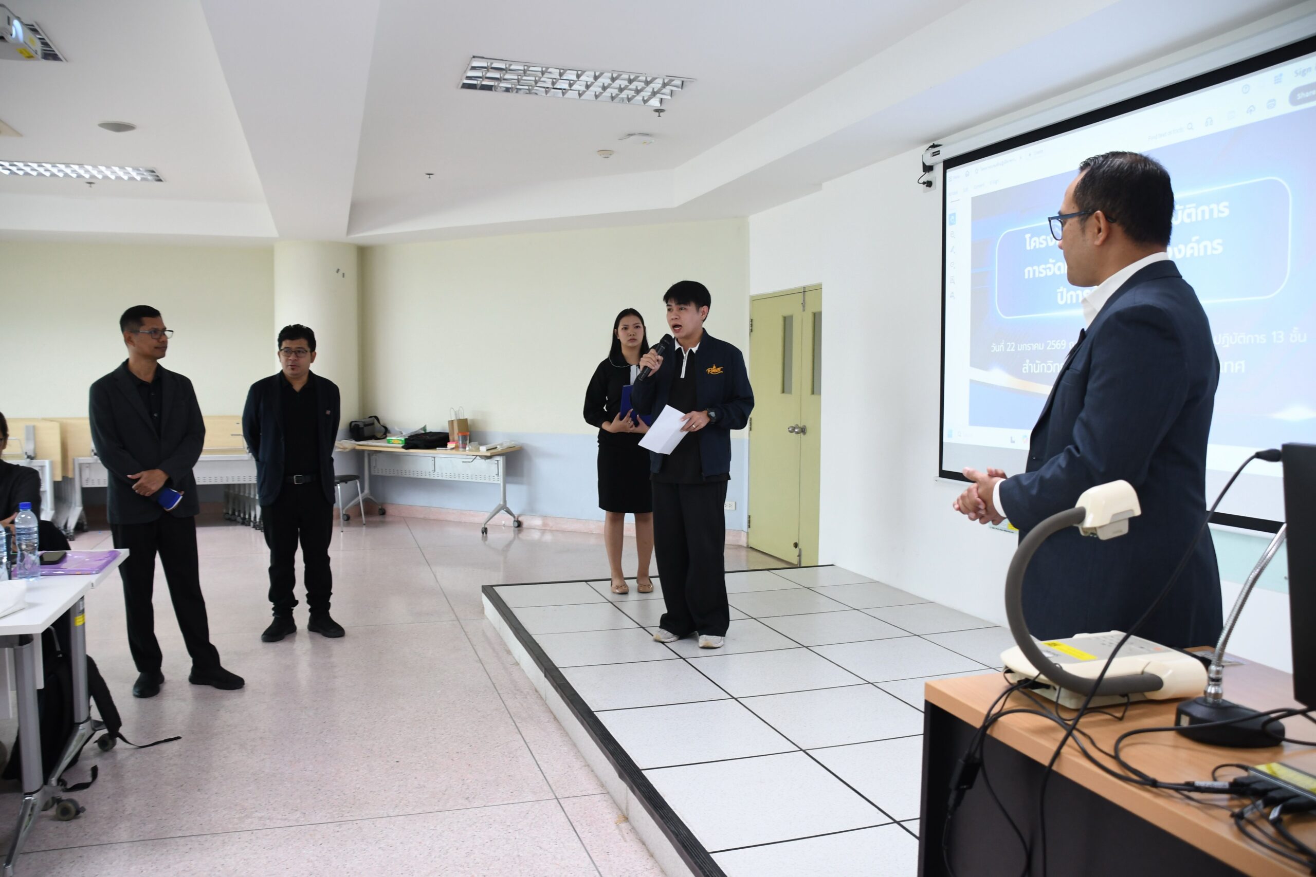 รศ.ดร.อำนวย เรืองวารี เปิด Workshop จัดทำแผนยุทธศาสตร์ สวส. มทร.ธัญบุรี ปี 68 เน้นการมีส่วนร่วมและขับเคลื่อนองค์กรสู่ความยั่งยืนตามเป้าหมาย SDG 4, 8 และ 16