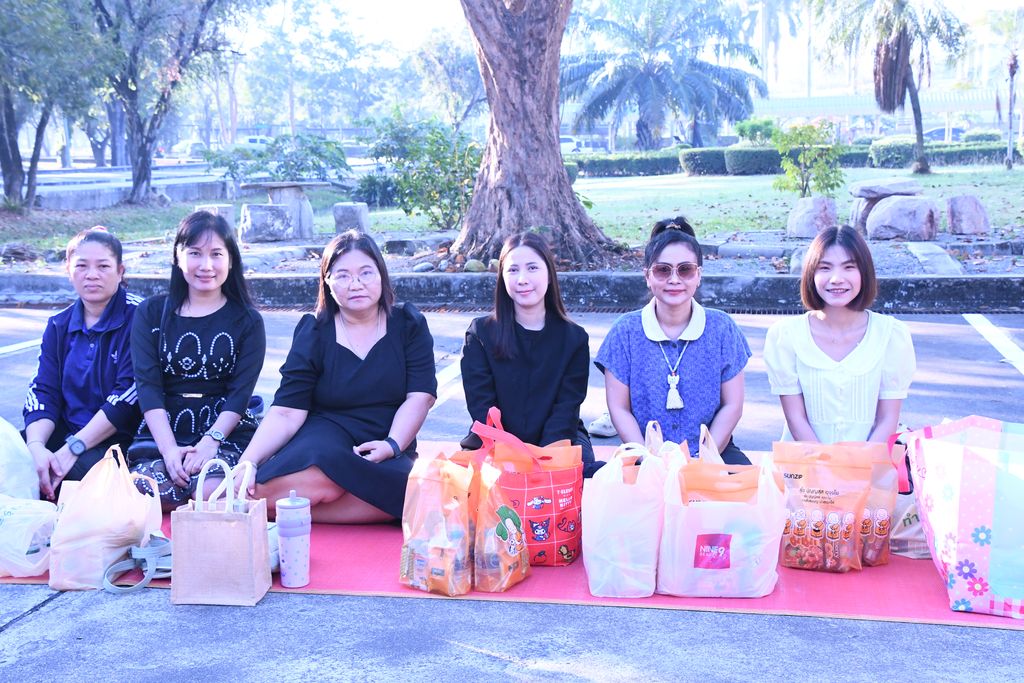 สวส. มทร.ธัญบุรี จัดพิธีเจริญพระพุทธมนต์และตักบาตร เสริมสร้างคุณธรรม ความสามัคคี และความสุของค์กร สอดคล้อง SDG 3 SDG 11 และ SDG 16