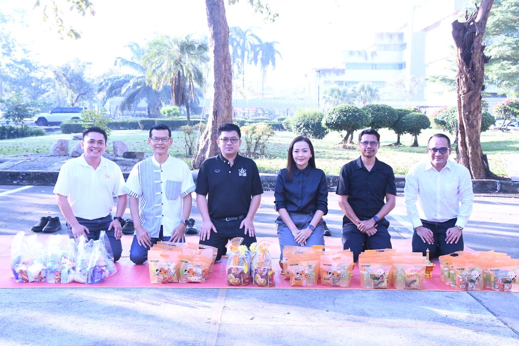 สวส. มทร.ธัญบุรี จัดพิธีเจริญพระพุทธมนต์และตักบาตร เสริมสร้างคุณธรรม ความสามัคคี และความสุของค์กร สอดคล้อง SDG 3 SDG 11 และ SDG 16