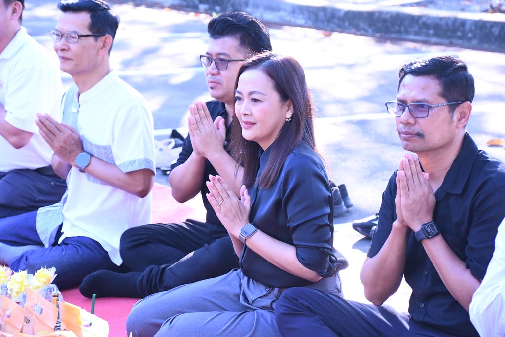 สวส. มทร.ธัญบุรี จัดพิธีเจริญพระพุทธมนต์และตักบาตร เสริมสร้างคุณธรรม ความสามัคคี และความสุของค์กร สอดคล้อง SDG 3 SDG 11 และ SDG 16