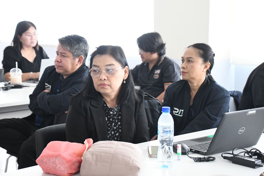 รศ.ดร.อำนวย เรืองวารี เปิด Workshop จัดทำแผนยุทธศาสตร์ สวส. มทร.ธัญบุรี ปี 68 เน้นการมีส่วนร่วมและขับเคลื่อนองค์กรสู่ความยั่งยืนตามเป้าหมาย SDG 4, 8 และ 16