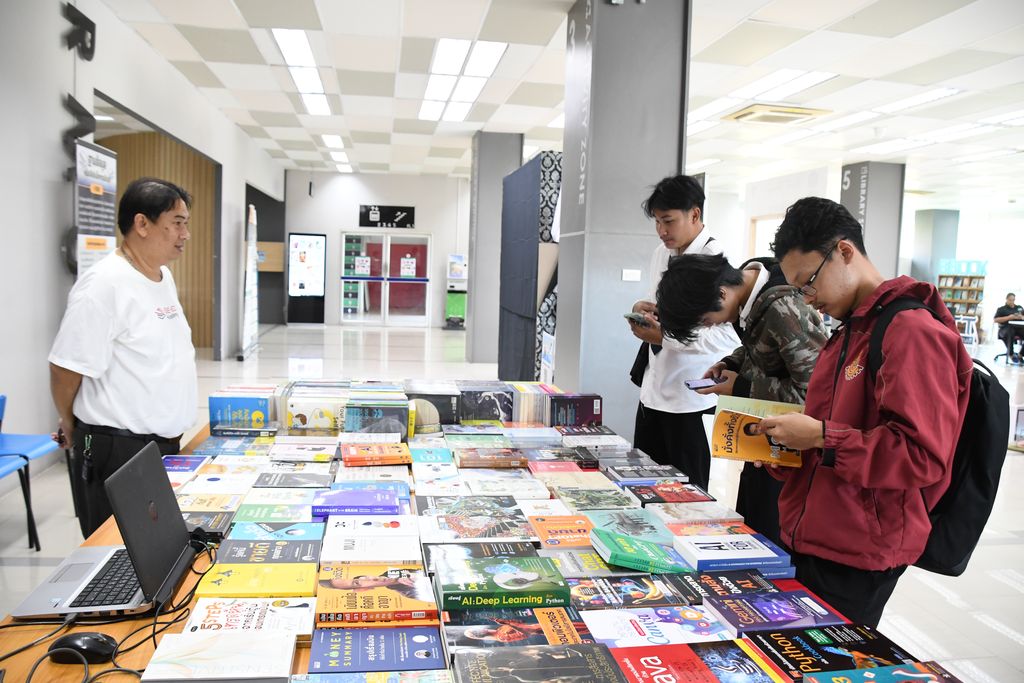 สวส. มทร.ธัญบุรี จัด Book Fair 2026 ส่งเสริมห้องสมุดเป็น Learning Space เปิดโอกาสผู้ใช้ร่วมเลือกหนังสือและสร้างการเรียนรู้ยุคใหม่