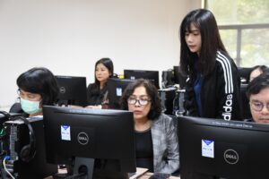 ภาพบรรยากาศการอบรม Generative AI in Action ด้วยพลังสร้างสรรค์จาก AI เพื่อการพัฒนากำลังคนสมรรถนะสูง รองรับการเปลี่ยนผ่านไปสู่ความยั่งยืน สำหรับโลกยุคใหม่