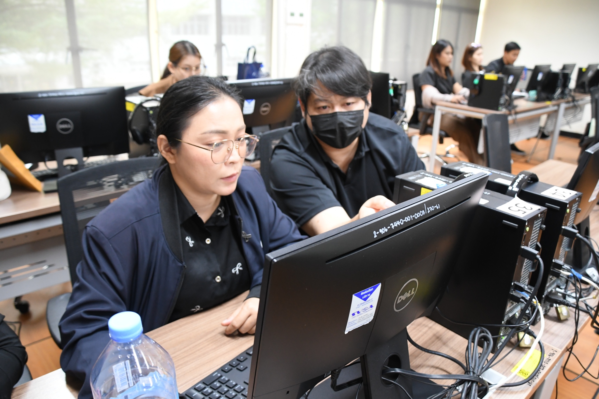 ภาพบรรยากาศการอบรม Generative AI in Action ด้วยพลังสร้างสรรค์จาก AI เพื่อการพัฒนากำลังคนสมรรถนะสูง รองรับการเปลี่ยนผ่านไปสู่ความยั่งยืน สำหรับโลกยุคใหม่