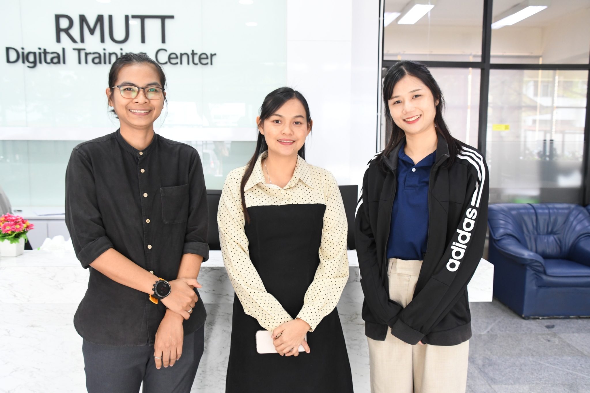 ภาพบรรยากาศการอบรม Generative AI in Action ด้วยพลังสร้างสรรค์จาก AI เพื่อการพัฒนากำลังคนสมรรถนะสูง รองรับการเปลี่ยนผ่านไปสู่ความยั่งยืน สำหรับโลกยุคใหม่