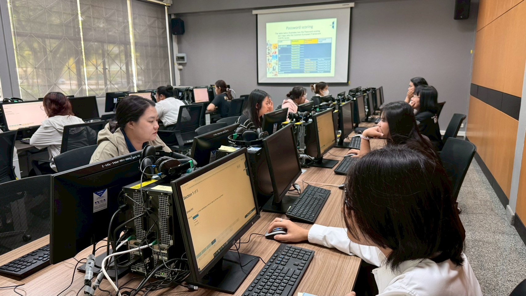 ภาพบรรยากาศการสอบภาษาอังกฤษ Password (RT-TEP) วันที่ 11 มีนาคม 2569 รอบบ่าย (14.00 น.)