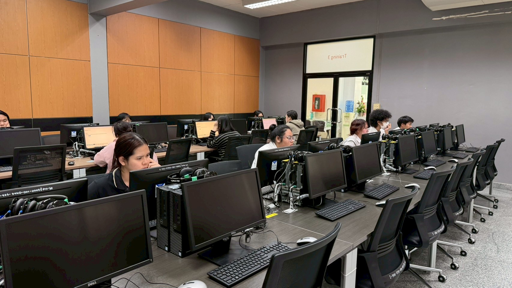 ภาพบรรยากาศการสอบภาษาอังกฤษ Password (RT-TEP) วันที่ 11 มีนาคม 2569 รอบบ่าย (14.00 น.)