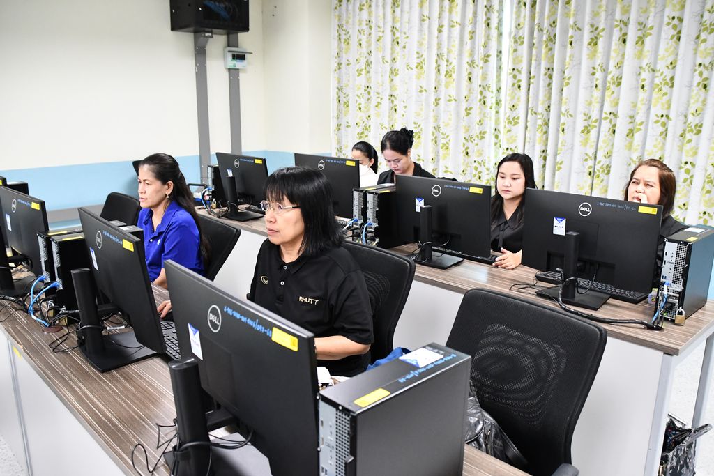 มทร.ธัญบุรีจัดอบรม Excel 365 ผสาน AI เพื่อเพิ่มทักษะการวิเคราะห์ข้อมูล ลดเวลาในการทำงาน และยกระดับ Digital Competency บุคลากร
