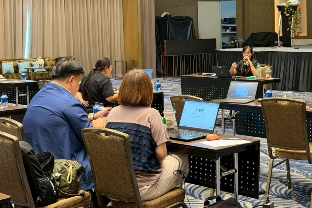 ARIT มทร.ธัญบุรี ร่วมกับ คณะสถาปัตยกรรมศาสตร์ ยกระดับบุคลากรสู่ดิจิทัลด้วย "นวัตกรรม AI เพื่อเพิ่มประสิทธิภาพการทำงาน จัดโครงการอบรมการเพิ่มประสิทธิภาพกระบวนการทำงานและการสร้างนวัตกรรมด้วยเทคโนโลยีปัญญาประดิษฐ์” เพื่อยกระดับทักษะการสร้างสรรค์สื่อและการประยุกต์ใช้เทคโนโลยีปัญญาประดิษฐ์ (AI) ในการพัฒนานวัตกรรมและกระบวนการทำงานทั้งสำหรับสายวิชาการและสายสนับสนุน