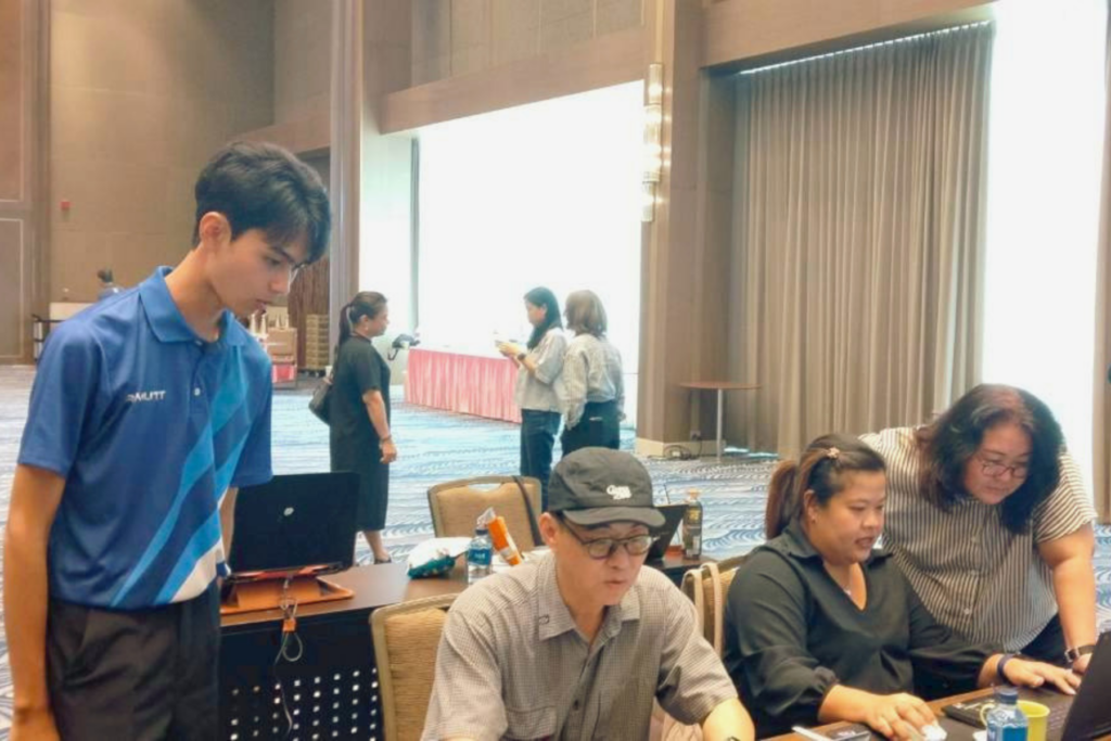 ARIT มทร.ธัญบุรี ร่วมกับ คณะสถาปัตยกรรมศาสตร์ ยกระดับบุคลากรสู่ดิจิทัลด้วย "นวัตกรรม AI เพื่อเพิ่มประสิทธิภาพการทำงาน จัดโครงการอบรมการเพิ่มประสิทธิภาพกระบวนการทำงานและการสร้างนวัตกรรมด้วยเทคโนโลยีปัญญาประดิษฐ์” เพื่อยกระดับทักษะการสร้างสรรค์สื่อและการประยุกต์ใช้เทคโนโลยีปัญญาประดิษฐ์ (AI) ในการพัฒนานวัตกรรมและกระบวนการทำงานทั้งสำหรับสายวิชาการและสายสนับสนุน