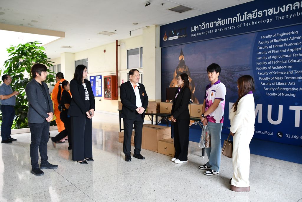 มทร.ธัญบุรี มอบคอมพิวเตอร์ 15 เครื่อง สนับสนุนการศึกษาโรงเรียนพิจิตร