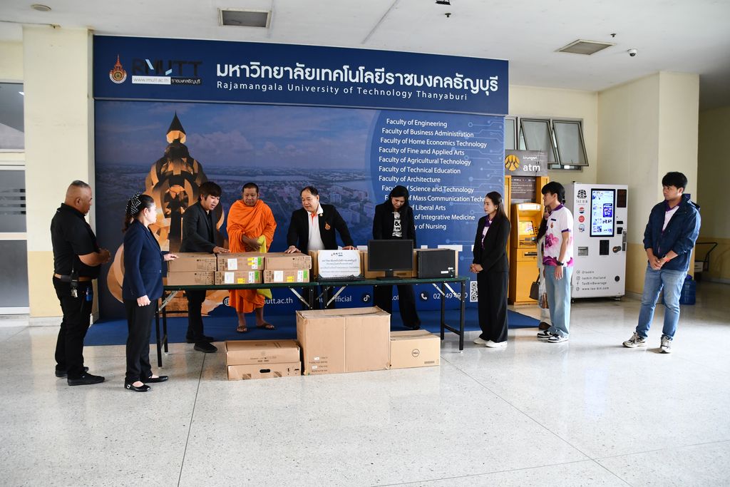 2มทร.ธัญบุรี มอบคอมพิวเตอร์ 15 เครื่อง สนับสนุนการศึกษาโรงเรียนพิจิตร