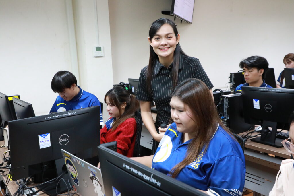 ภาพบรรยากาศคณะครุศาสตร์อุตสาหกรรม มทร.ธัญบุรี ชูวิสัยทัศน์ล้ำ จัดอบรม "Shift-Up EdTech" ปั้นนักศึกษาครูสู่นวัตกรสื่อ AI รุ่นที่ 1 (2 ก.ค. 2569)