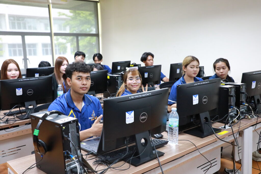 ภาพบรรยากาศคณะครุศาสตร์อุตสาหกรรม มทร.ธัญบุรี ชูวิสัยทัศน์ล้ำ จัดอบรม “Shift-Up EdTech” ปั้นนักศึกษาครูสู่นวัตกรสื่อ AI รุ่นที่ 2 (3 ก.ค. 2569)