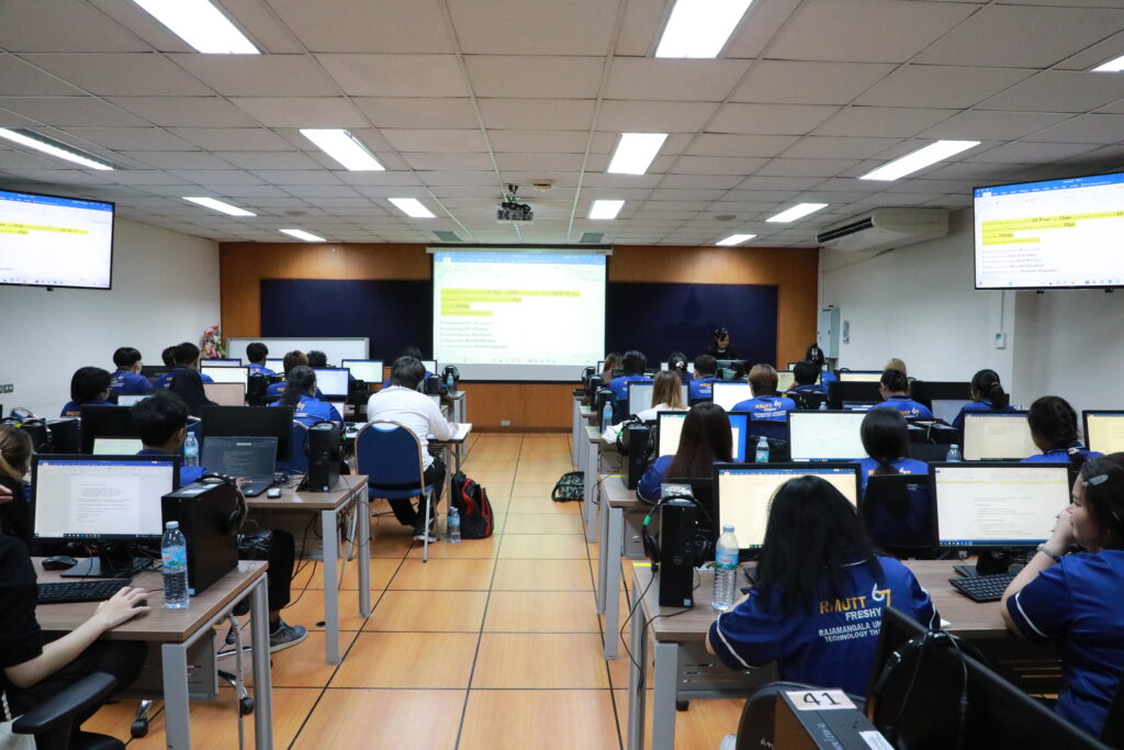 ภาพบรรยากาศคณะครุศาสตร์อุตสาหกรรม มทร.ธัญบุรี ชูวิสัยทัศน์ล้ำ จัดอบรม “Shift-Up EdTech” ปั้นนักศึกษาครูสู่นวัตกรสื่อ AI รุ่นที่ 2 (3 ก.ค. 2569)