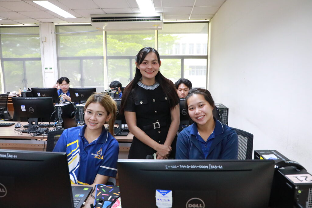 ภาพบรรยากาศคณะครุศาสตร์อุตสาหกรรม มทร.ธัญบุรี ชูวิสัยทัศน์ล้ำ จัดอบรม “Shift-Up EdTech” ปั้นนักศึกษาครูสู่นวัตกรสื่อ AI รุ่นที่ 2 (3 ก.ค. 2569)