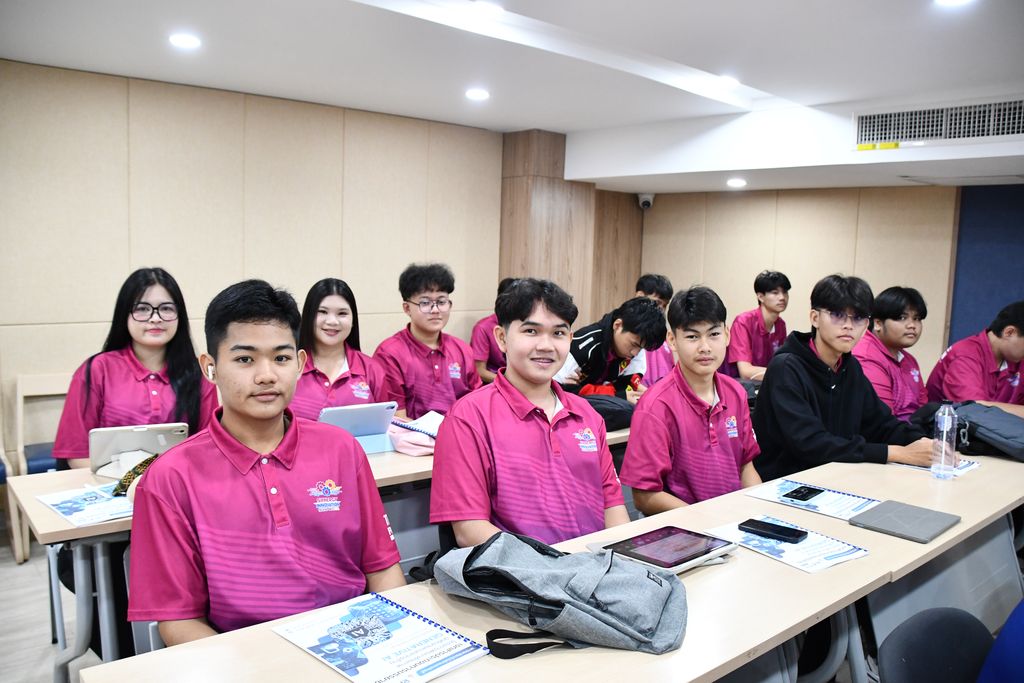 สำนักวิทยบริการและเทคโนโลยีสารสนเทศ จัดอบรม Generative AI พัฒนาทักษะ AI แก่นักศึกษาและบุคลากร พร้อมส่งเสริมการใช้งานอย่างมีจริยธรรม