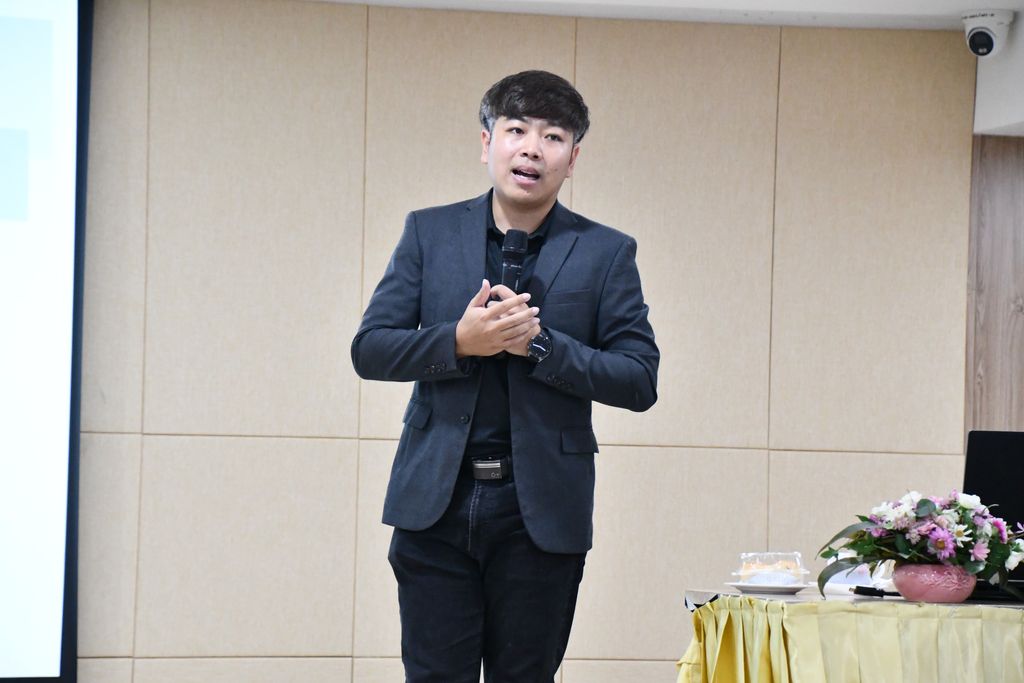 สำนักวิทยบริการและเทคโนโลยีสารสนเทศ จัดอบรม Generative AI พัฒนาทักษะ AI แก่นักศึกษาและบุคลากร พร้อมส่งเสริมการใช้งานอย่างมีจริยธรรม