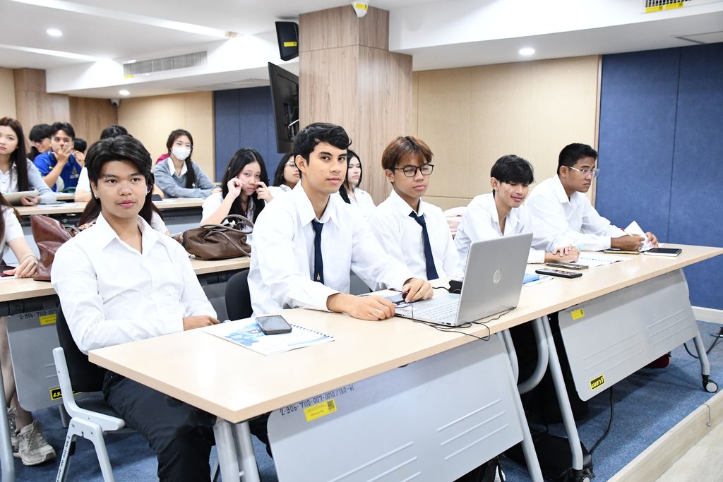สำนักวิทยบริการและเทคโนโลยีสารสนเทศ จัดอบรม Generative AI พัฒนาทักษะ AI แก่นักศึกษาและบุคลากร พร้อมส่งเสริมการใช้งานอย่างมีจริยธรรม
