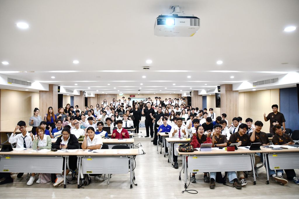 สวส. มทร.ธัญบุรี จัดอบรม Generative AI รุ่นที่ 6 เสริมทักษะดิจิทัลนักศึกษา มุ่งใช้ AI อย่างสร้างสรรค์ รู้เท่าทัน และมีจริยธรรม