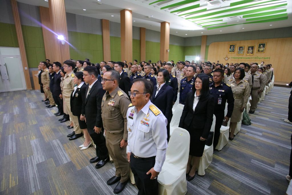 รองศาสตราจารย์ ดร.อำนวย รับมอบปีกฝนหลวงพิเศษ 2569