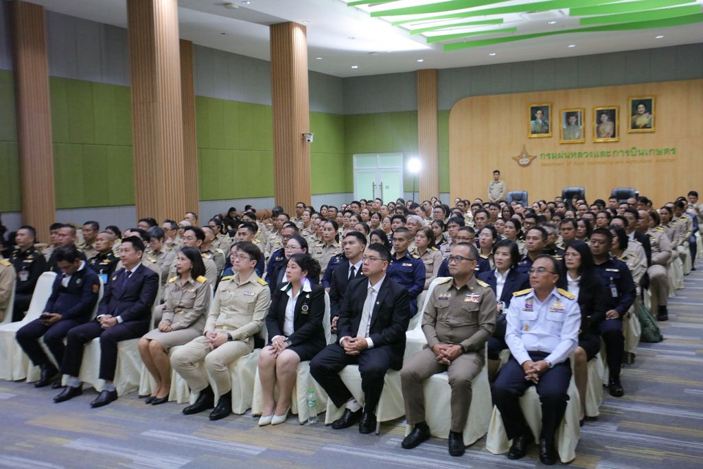 รองศาสตราจารย์ ดร.อำนวย รับมอบปีกฝนหลวงพิเศษ 2569