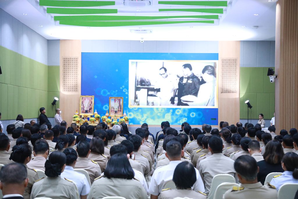 รองศาสตราจารย์ ดร.อำนวย รับมอบปีกฝนหลวงพิเศษ 2569