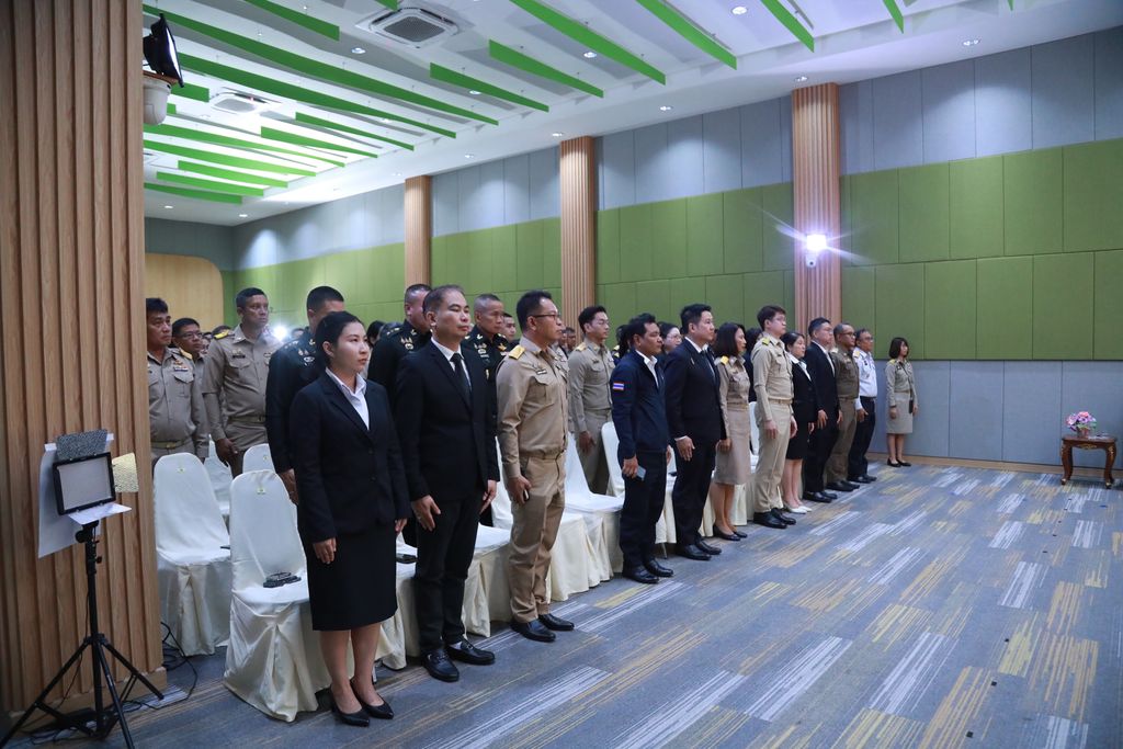 รองศาสตราจารย์ ดร.อำนวย รับมอบปีกฝนหลวงพิเศษ 2569