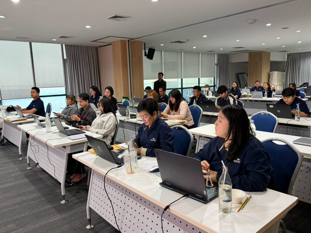 ภาพบรรยากาศการอบรม 25 กันยายน 2569 “เทคนิคการสร้างงานนำเสนออย่างมืออาชีพ ด้วย Canva และ PowerPoint”